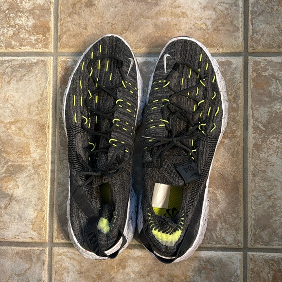 Nike Space Hippie 04 'Black Volt' - Picture 2 of 6